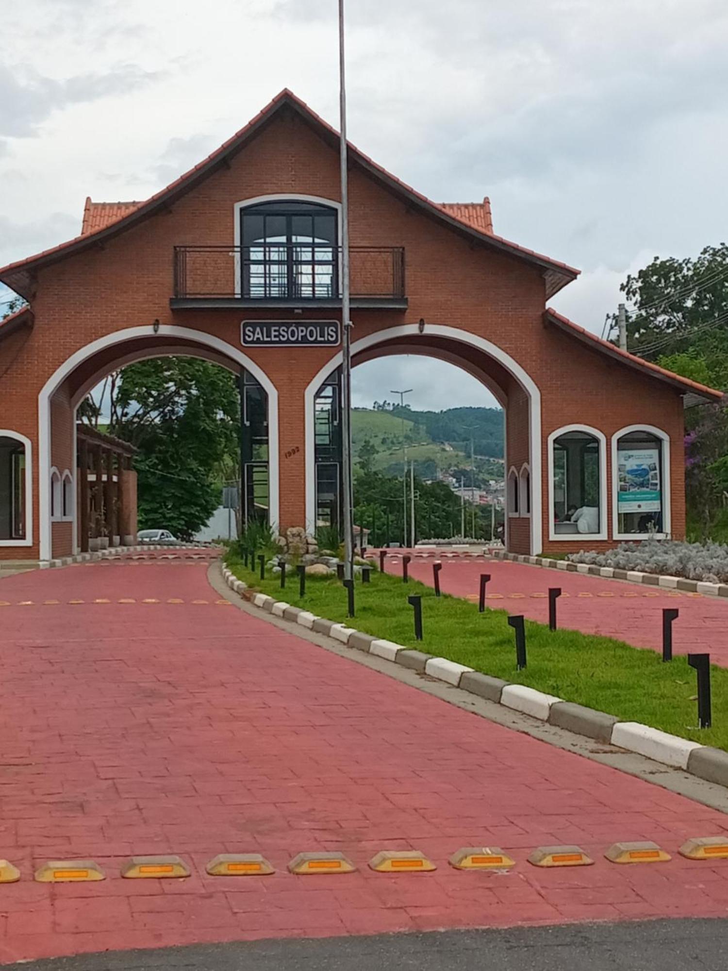 Chacara Ladeira De Pedra Villa Salesopolis Luaran gambar